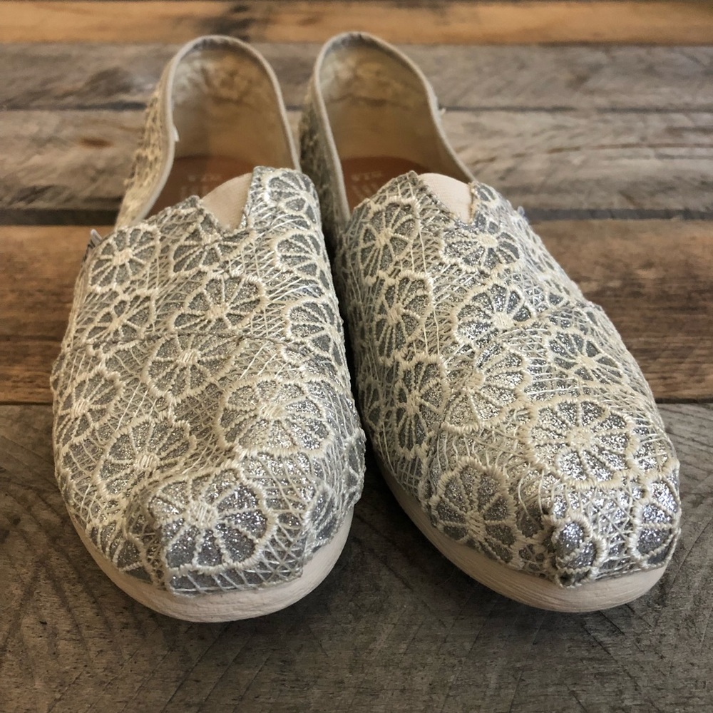 NWOT Toms